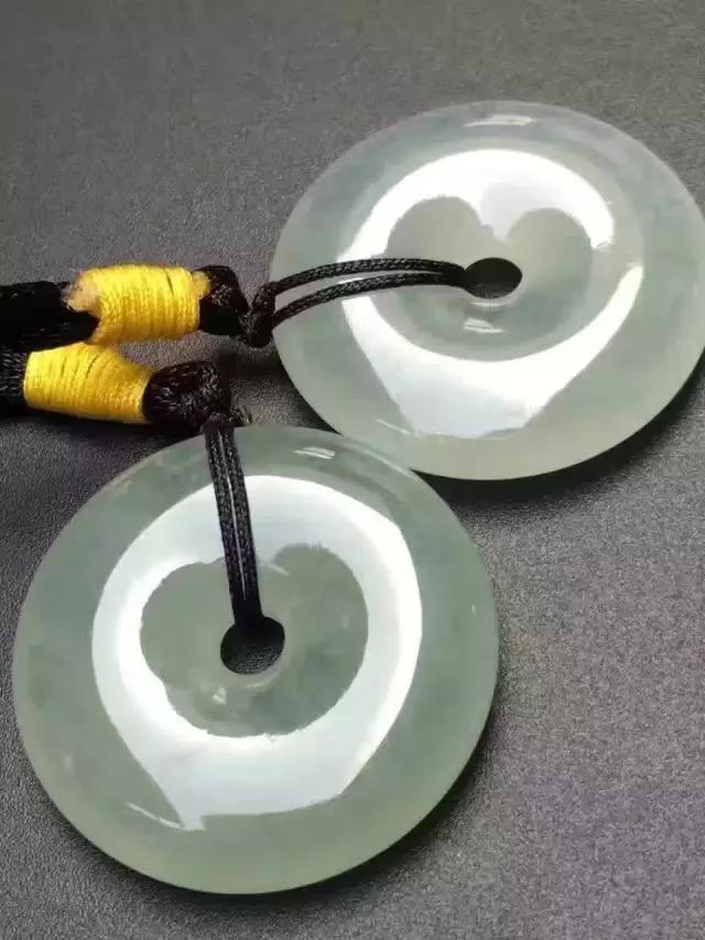 如何认识翡翠、购买翡翠?-第6张图片-翡翠网 如何认识翡翠、购买翡翠?-第6张图片-翡翠网