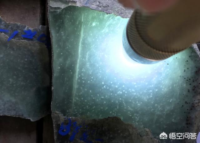 买翡翠毛料的时候有哪些需要注意的?-第3张图片-翡翠网 买翡翠毛料的时候有哪些需要注意的?-第3张图片-翡翠网