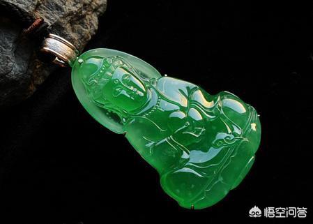 佩戴翡翠的常识有哪些,象征意义是什么?-第3张图片-翡翠网 佩戴翡翠的常识有哪些,象征意义是什么?-第3张图片-翡翠网