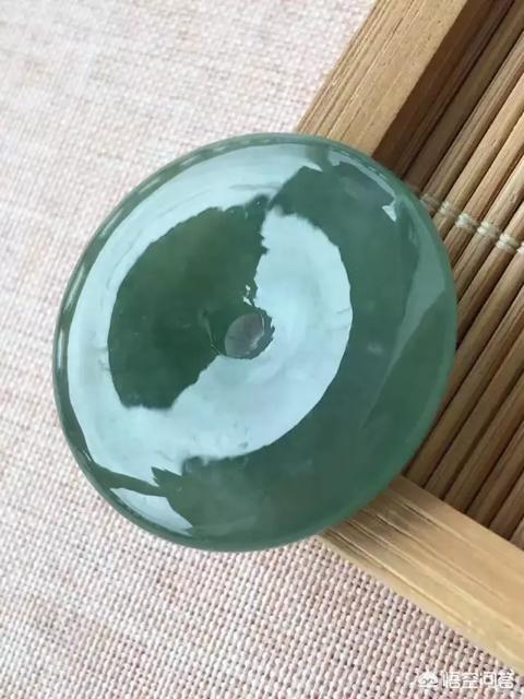 翡翠怎么形成的?-第9张图片-翡翠网 翡翠怎么形成的?-第9张图片-翡翠网