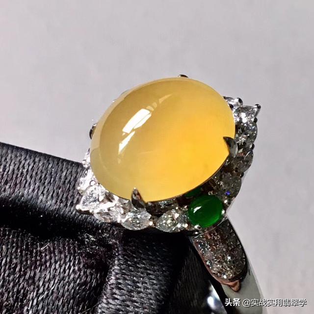 佩戴翡翠饰品,有什么讲究吗?-第3张图片-翡翠网 佩戴翡翠饰品,有什么讲究吗?-第3张图片-翡翠网