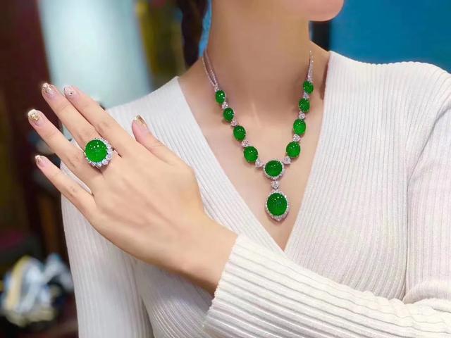 翡翠的价值高吗?-第2张图片-翡翠网 翡翠的价值高吗?-第2张图片-翡翠网