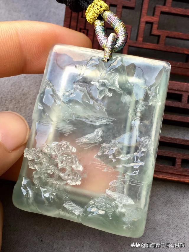 黄金有价玉无价，那么翡翠是如何定价的？为什么有的翡翠几十元，有的翡翠几千万？