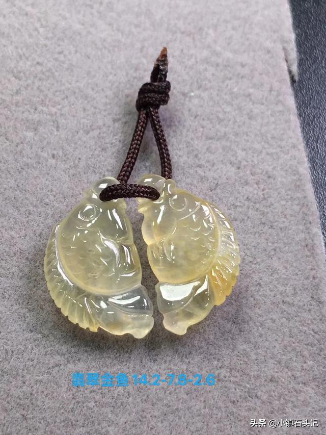 有些翡翠看着种水都挺好的,才三四百,会不会是假的?-第3张图片-翡翠网 有些翡翠看着种水都挺好的,才三四百,会不会是假的?-第3张图片-翡翠网