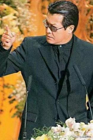 周润发是二哥,向华强是三哥,谢贤是四哥,谁是大哥和五哥?-第2张图片-翡翠网 周润发是二哥,向华强是三哥,谢贤是四哥,谁是大哥和五哥?-第2张图片-翡翠网