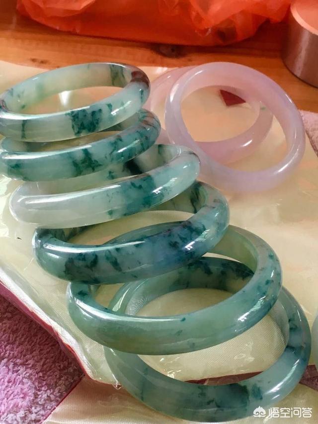 20多年前在缅甸买的手镯,这是什么种类的翡翠呢?-第5张图片-翡翠网 20多年前在缅甸买的手镯,这是什么种类的翡翠呢?-第5张图片-翡翠网