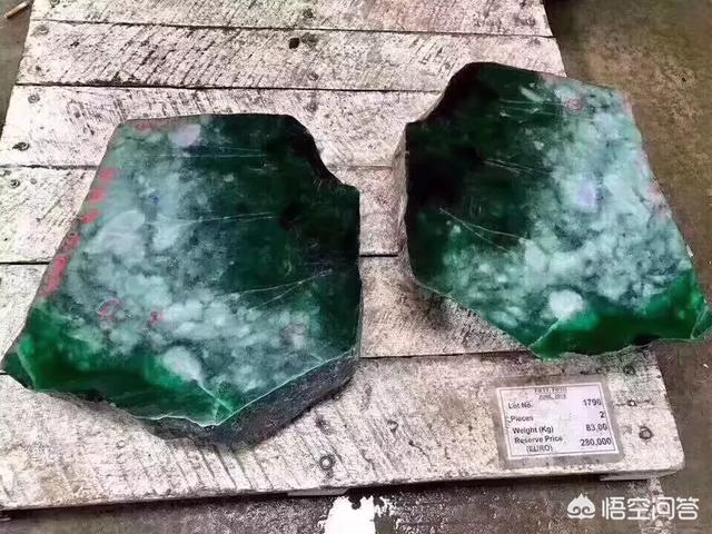 如何分辨翡翠原石种水和颜色?-第6张图片-翡翠网 如何分辨翡翠原石种水和颜色?-第6张图片-翡翠网