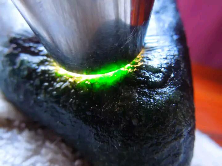 翡翠原石刷皮料能不能玩？-第10张图片-翡翠网