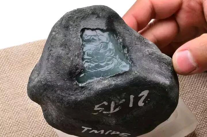 翡翠原石刷皮料能不能玩？-第2张图片-翡翠网