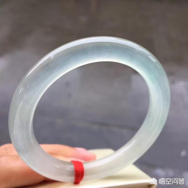 如何分辨翡翠原石种水和颜色?-第1张图片-翡翠网 如何分辨翡翠原石种水和颜色?-第1张图片-翡翠网