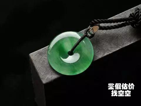 如何区分冰种翡翠和糯种翡翠?-第17张图片-翡翠网 如何区分冰种翡翠和糯种翡翠?-第17张图片-翡翠网