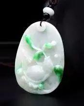 如何区分冰种翡翠和糯种翡翠?-第25张图片-翡翠网 如何区分冰种翡翠和糯种翡翠?-第25张图片-翡翠网