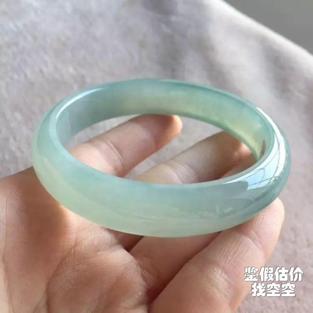 如何区分冰种翡翠和糯种翡翠?-第22张图片-翡翠网 如何区分冰种翡翠和糯种翡翠?-第22张图片-翡翠网