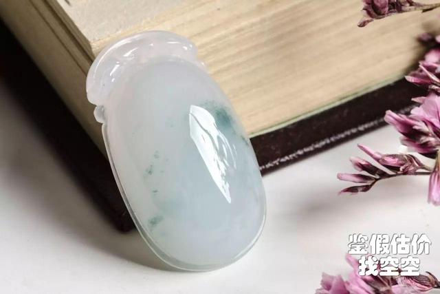 如何区分冰种翡翠和糯种翡翠?-第9张图片-翡翠网 如何区分冰种翡翠和糯种翡翠?-第9张图片-翡翠网