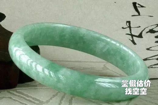 如何区分冰种翡翠和糯种翡翠?-第13张图片-翡翠网 如何区分冰种翡翠和糯种翡翠?-第13张图片-翡翠网