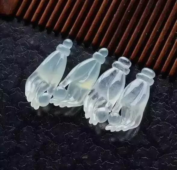 只有我一个人觉得翡翠佛手有点儿恐怖吗?翡翠佛手为什么要雕一只手呀?-第3张图片-翡翠网 只有我一个人觉得翡翠佛手有点儿恐怖吗?翡翠佛手为什么要雕一只手呀?-第3张图片-翡翠网