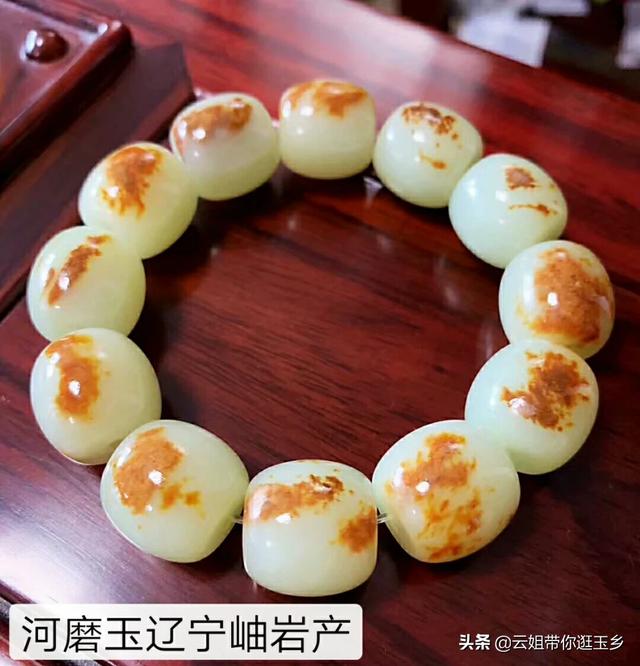 作为新年礼物,有什么翡翠的饰品最受欢迎?-第9张图片-翡翠网 作为新年礼物,有什么翡翠的饰品最受欢迎?-第9张图片-翡翠网