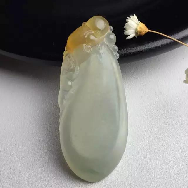 想给媳妇买个翡翠饰品，打听下，买翡翠成品和买翡翠原石哪个划算一点？-第14张图片-翡翠网