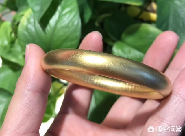 如何挑选最适合自己的手镯?有哪些挑选技巧?-第3张图片-翡翠网 如何挑选最适合自己的手镯?有哪些挑选技巧?-第3张图片-翡翠网