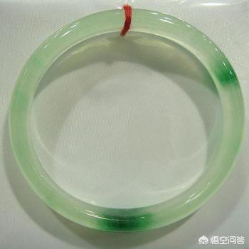 玉镯A货和B货有什么区别?-第4张图片-翡翠网 玉镯A货和B货有什么区别?-第4张图片-翡翠网