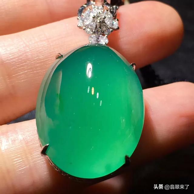 玻璃种翡翠是最好的翡翠种吗?-第3张图片-翡翠网 玻璃种翡翠是最好的翡翠种吗?-第3张图片-翡翠网