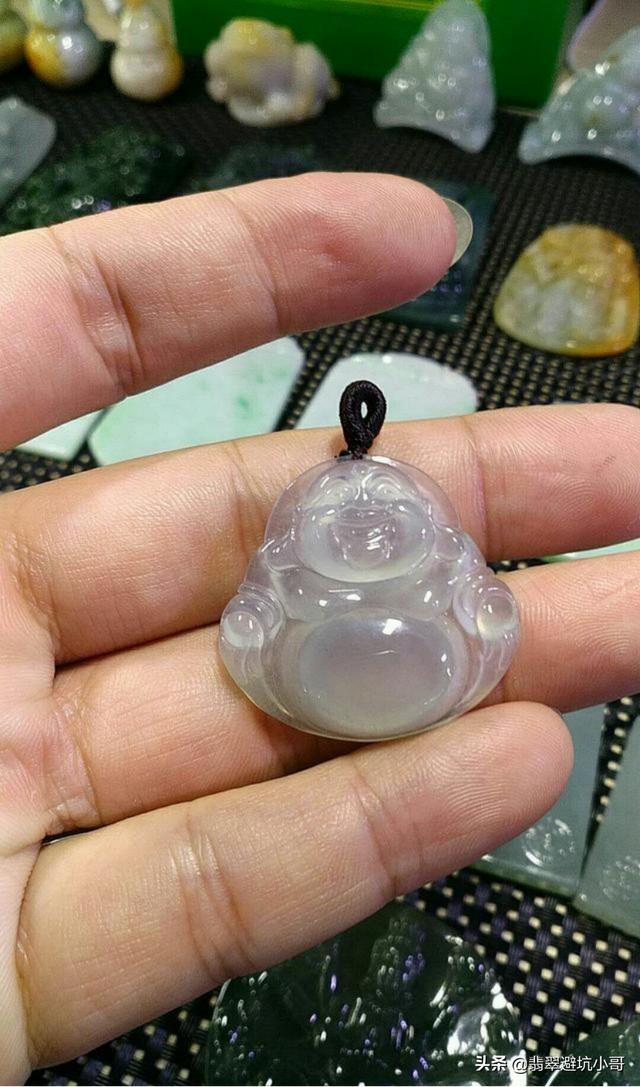 求大神鉴赏一下这个玉佛品质如何？-第6张图片-翡翠网
