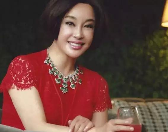 什么样的翡翠才是帝王绿翡翠?-第3张图片-翡翠网 什么样的翡翠才是帝王绿翡翠?-第3张图片-翡翠网