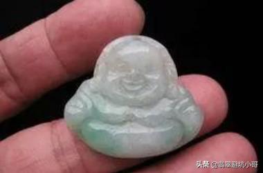 求大神鉴赏一下这个玉佛品质如何？-第1张图片-翡翠网