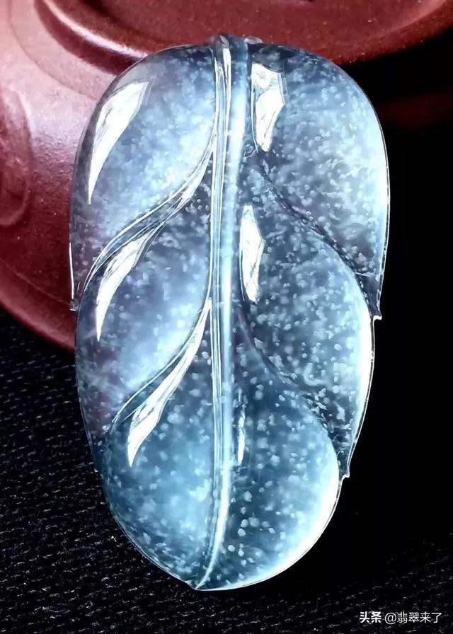 玻璃种翡翠是最好的翡翠种吗?-第5张图片-翡翠网 玻璃种翡翠是最好的翡翠种吗?-第5张图片-翡翠网