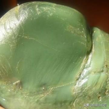 1800入手的青白玉佛公，懂玉的老师看看值吗？-第4张图片-翡翠网