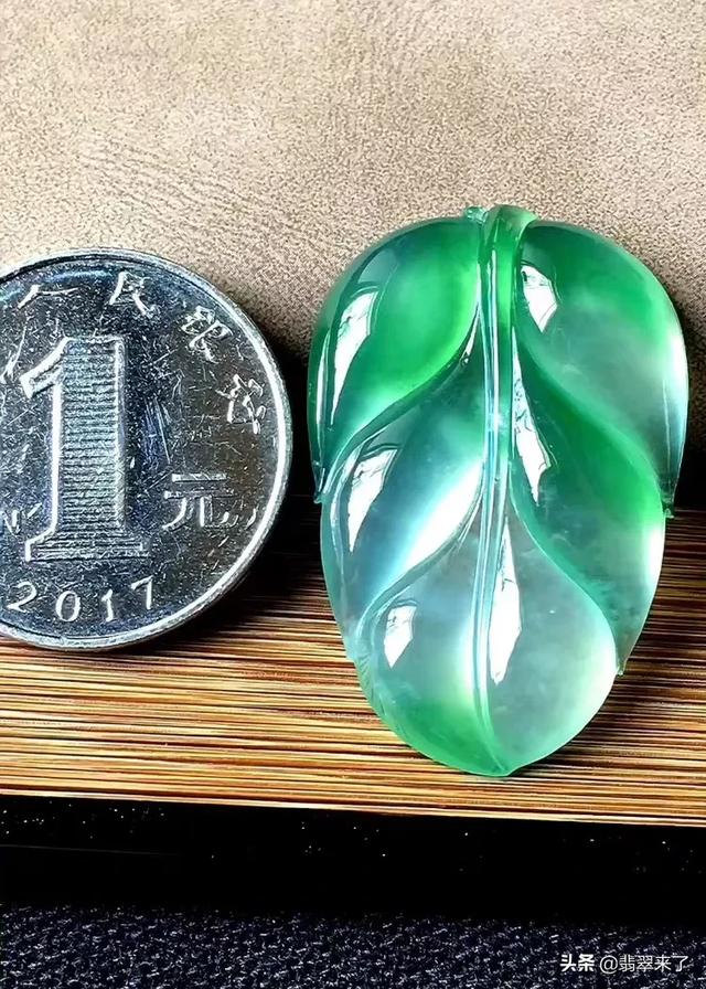 玻璃种翡翠是最好的翡翠种吗?-第4张图片-翡翠网 玻璃种翡翠是最好的翡翠种吗?-第4张图片-翡翠网