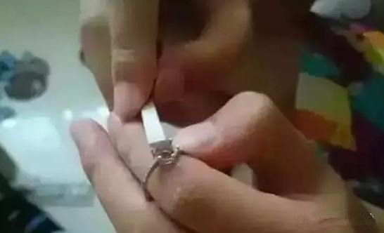 小伙用啤酒瓶做出了价值百万的翡翠戒指，怎么做到的？-第4张图片-翡翠网