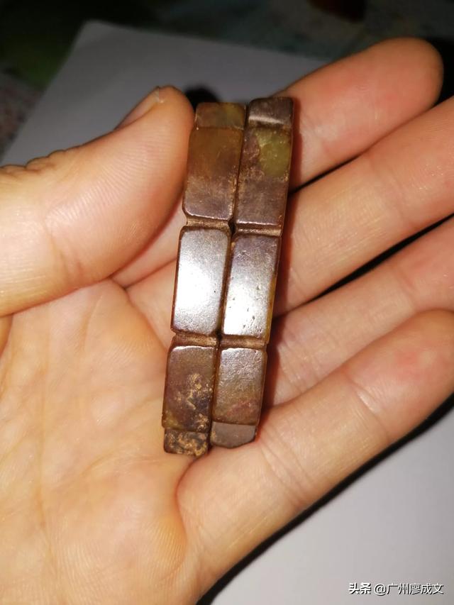 西周“组玉佩”堪称当时顶级配置,片雕既能满足表达的需要又能减轻重量,您赞同吗?-第37张图片-翡翠网 西周“组玉佩”堪称当时顶级配置,片雕既能满足表达的需要又能减轻重量,您赞同吗?-第37张图片-翡翠网