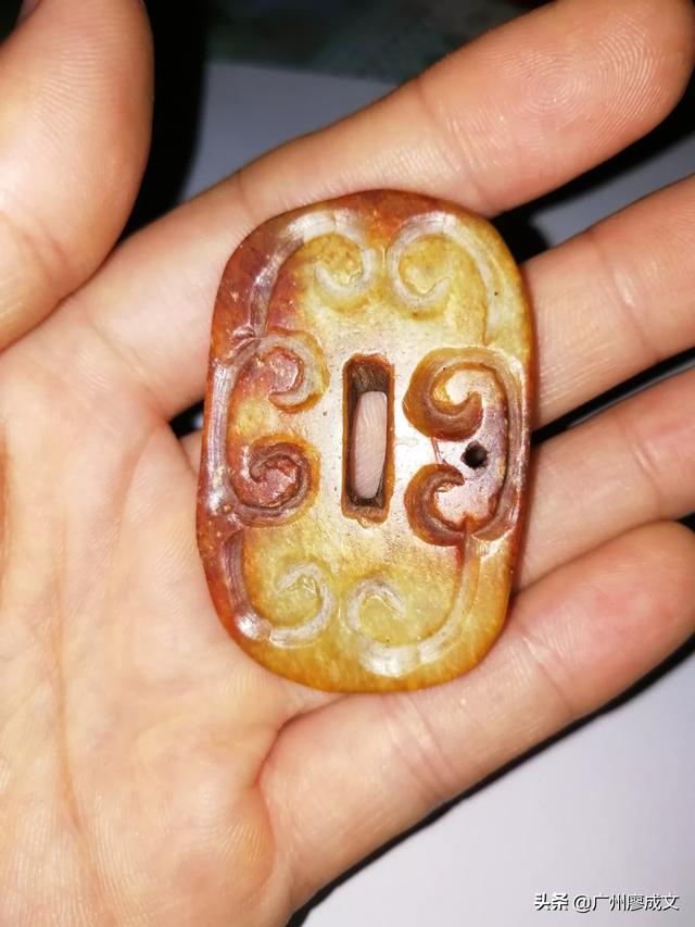 西周“组玉佩”堪称当时顶级配置,片雕既能满足表达的需要又能减轻重量,您赞同吗?-第28张图片-翡翠网 西周“组玉佩”堪称当时顶级配置,片雕既能满足表达的需要又能减轻重量,您赞同吗?-第28张图片-翡翠网