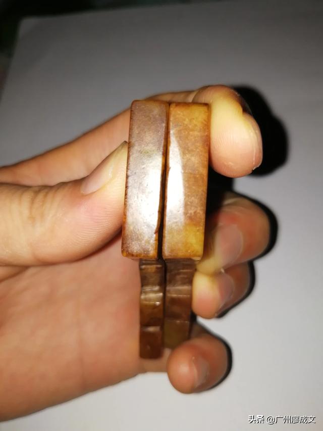 西周“组玉佩”堪称当时顶级配置,片雕既能满足表达的需要又能减轻重量,您赞同吗?-第13张图片-翡翠网 西周“组玉佩”堪称当时顶级配置,片雕既能满足表达的需要又能减轻重量,您赞同吗?-第13张图片-翡翠网