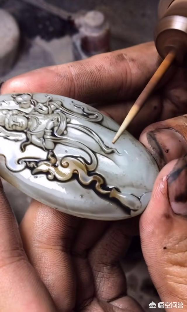 买玉石买什么样的比较好,现在市场鱼龙混杂,不知道该怎么选择?-第2张图片-翡翠网 买玉石买什么样的比较好,现在市场鱼龙混杂,不知道该怎么选择?-第2张图片-翡翠网