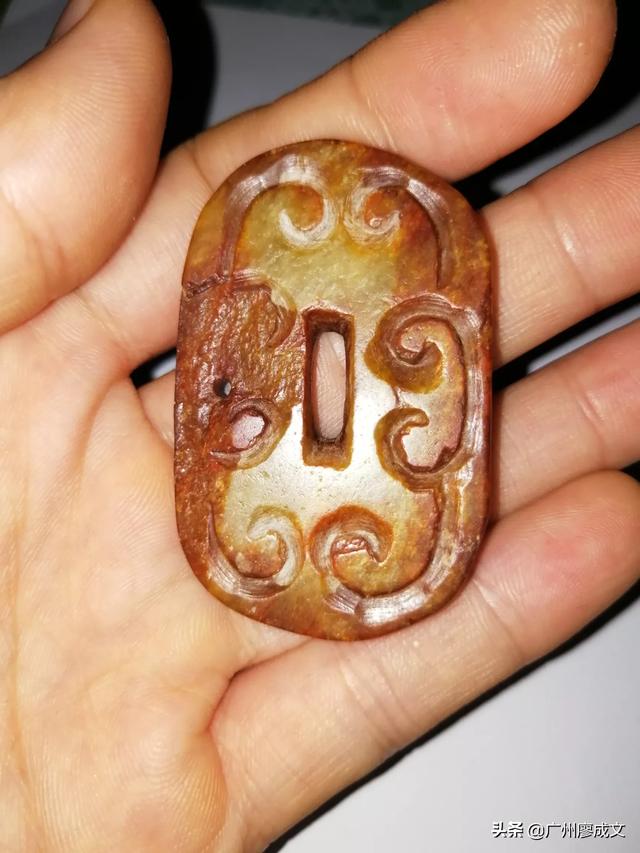 西周“组玉佩”堪称当时顶级配置,片雕既能满足表达的需要又能减轻重量,您赞同吗?-第29张图片-翡翠网 西周“组玉佩”堪称当时顶级配置,片雕既能满足表达的需要又能减轻重量,您赞同吗?-第29张图片-翡翠网