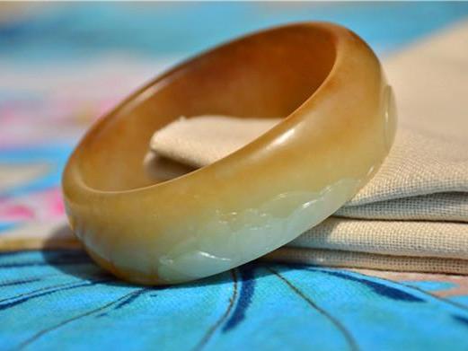 有什么关于糖玉的知识?-第9张图片-翡翠网 有什么关于糖玉的知识?-第9张图片-翡翠网