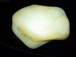 俗话说“人养玉三年、玉养人一生”,玉真的能养人吗?-第6张图片-翡翠网 俗话说“人养玉三年、玉养人一生”,玉真的能养人吗?-第6张图片-翡翠网