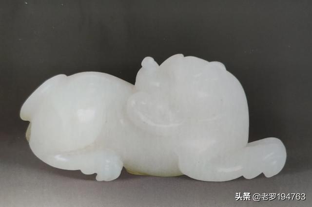 蛇纹玉和和田玉高度相似,如何区分?-第8张图片-翡翠网 蛇纹玉和和田玉高度相似,如何区分?-第8张图片-翡翠网