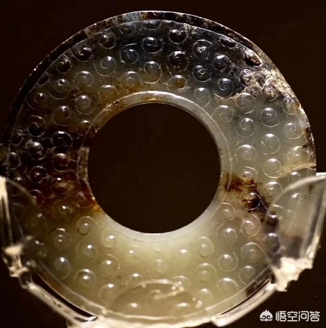 玩古玉的高古看不上中古,中古看不上明清,发明清玉被喷成不出三年的东西,您如何看?-第2张图片-翡翠网 玩古玉的高古看不上中古,中古看不上明清,发明清玉被喷成不出三年的东西,您如何看?-第2张图片-翡翠网