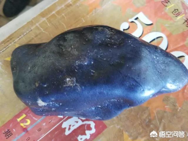 这石头怎么样?-第1张图片-翡翠网 这石头怎么样?-第1张图片-翡翠网