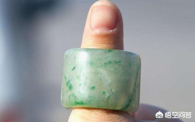如何看待花60万秒到的冰种帝王绿圆条手镯是染色处理过的这件事？-第2张图片-翡翠网