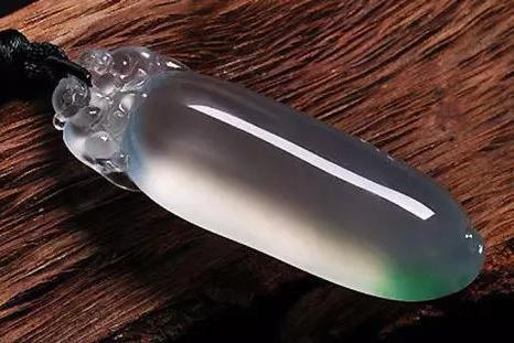 水沫子与玻璃种翡翠看着很像，怎样区别呢？-第2张图片-翡翠网