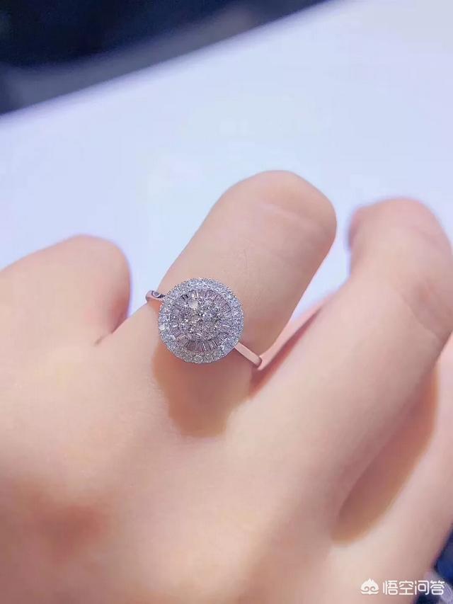 首饰要24小时贴身佩戴吗?洗澡睡觉摘不摘?-第5张图片-翡翠网 首饰要24小时贴身佩戴吗?洗澡睡觉摘不摘?-第5张图片-翡翠网