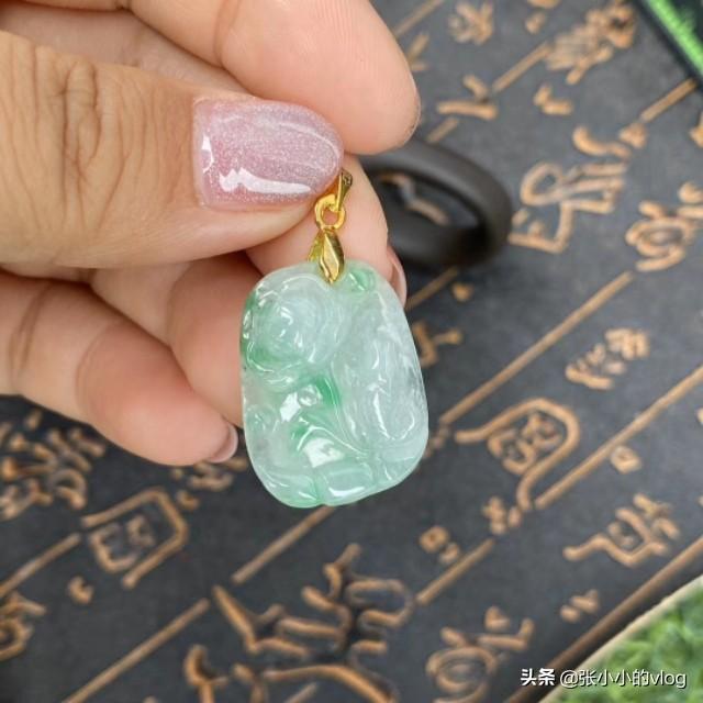 项链吊坠不戴在身上怎么拍照效果好?-第3张图片-翡翠网 项链吊坠不戴在身上怎么拍照效果好?-第3张图片-翡翠网