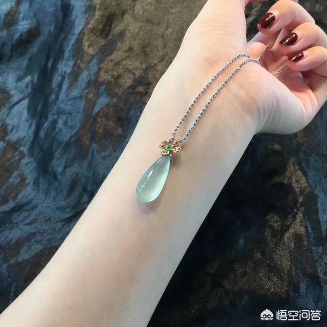 什么样的项链吊坠比较好看?-第6张图片-翡翠网 什么样的项链吊坠比较好看?-第6张图片-翡翠网