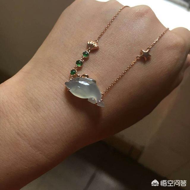 什么样的项链吊坠比较好看?-第4张图片-翡翠网 什么样的项链吊坠比较好看?-第4张图片-翡翠网
