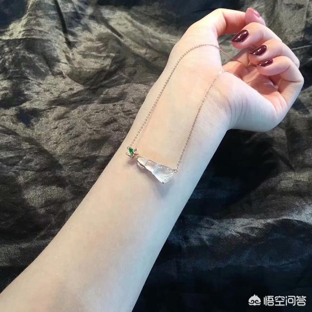 什么样的项链吊坠比较好看?-第3张图片-翡翠网 什么样的项链吊坠比较好看?-第3张图片-翡翠网