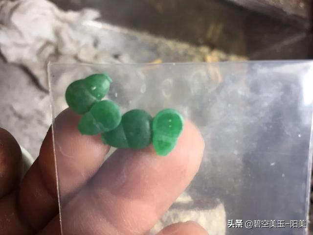 缅甸玉镯多少钱比较好？-第1张图片-翡翠网